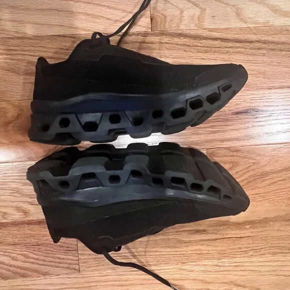 On Cloudstratus by On Running - Picture 3 of 5